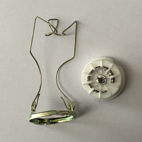 Valve tube spring retainer - tube,